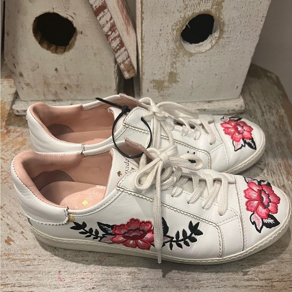 Kate Spade White Sneakers with Pink Floral Embroidered Design 7.5 - Picture 4 of 10